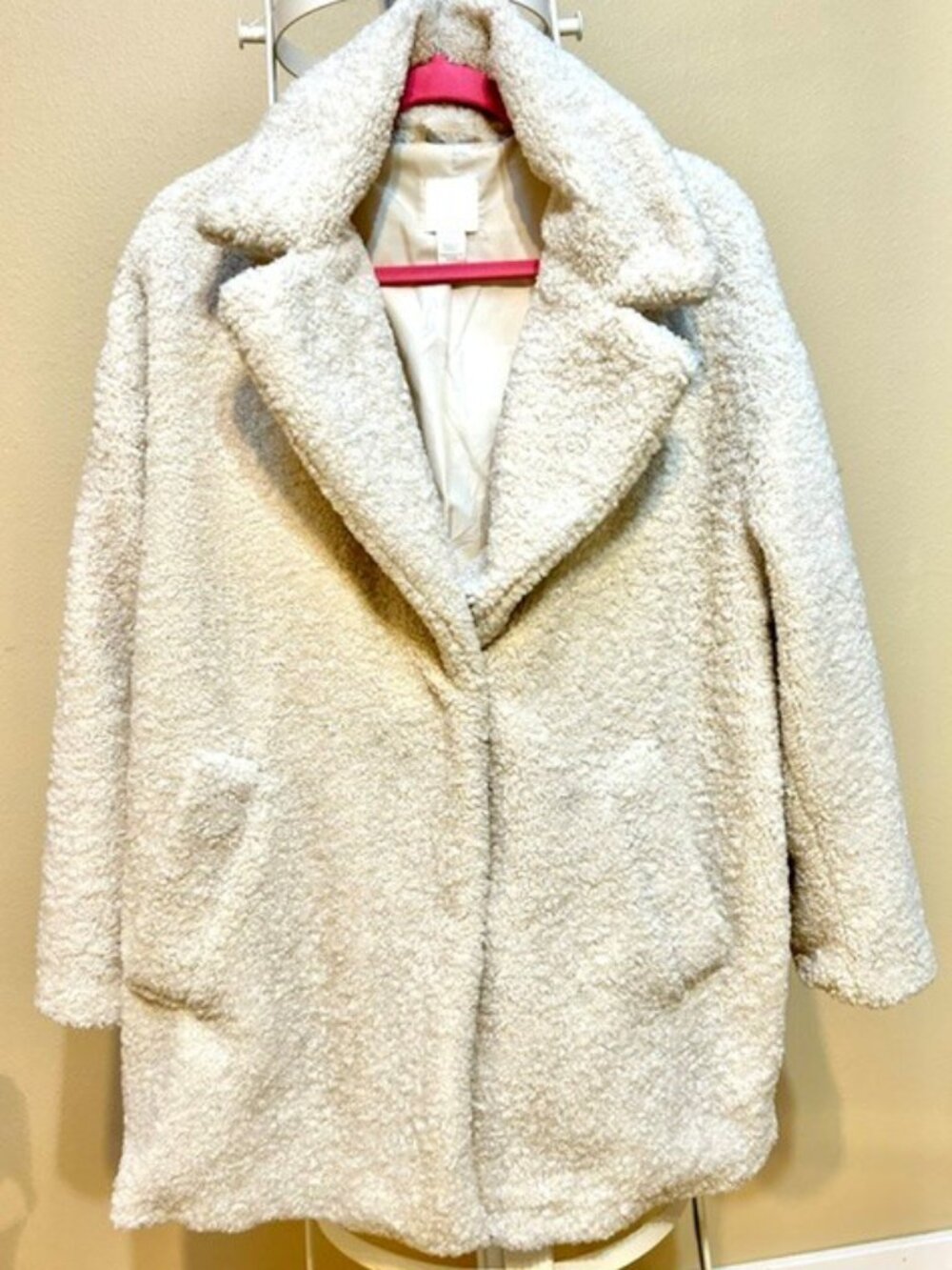 LIKE NEW White Teddy Coat SZ M